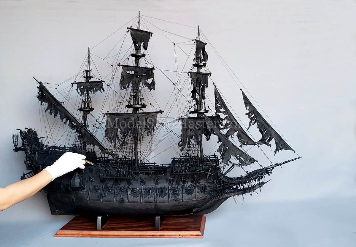 pirate ship flying dutchman