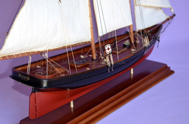 Model boats and model ships of true museum quality -- Master of 