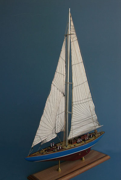 Endeavour J-Yacht model